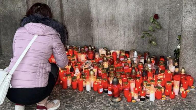 A commemorative ceremony for the murdered 14-year-old Filip in Hradec Králové, 7 January 2023 (PHOTO: Monika Hronová)